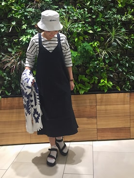 「アイテム（ブランケット）」を使った、佐藤 麻理さん（レディース・163cm）の春コーディネート