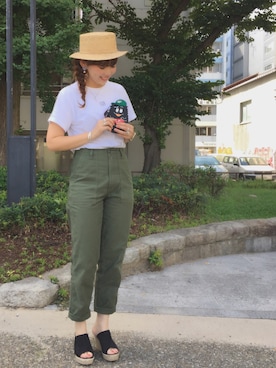 「むぎわら帽子」｜「アイテム（PC・スマホグッズ/家電）」を使った、佐藤 麻理さん（レディース・163cm）の夏コーディネート