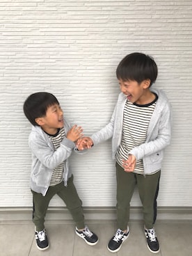 「FITH（フィス）のアイテム（パーカー）」を使った、ようひなさん（キッズ・128cm）の春コーディネート