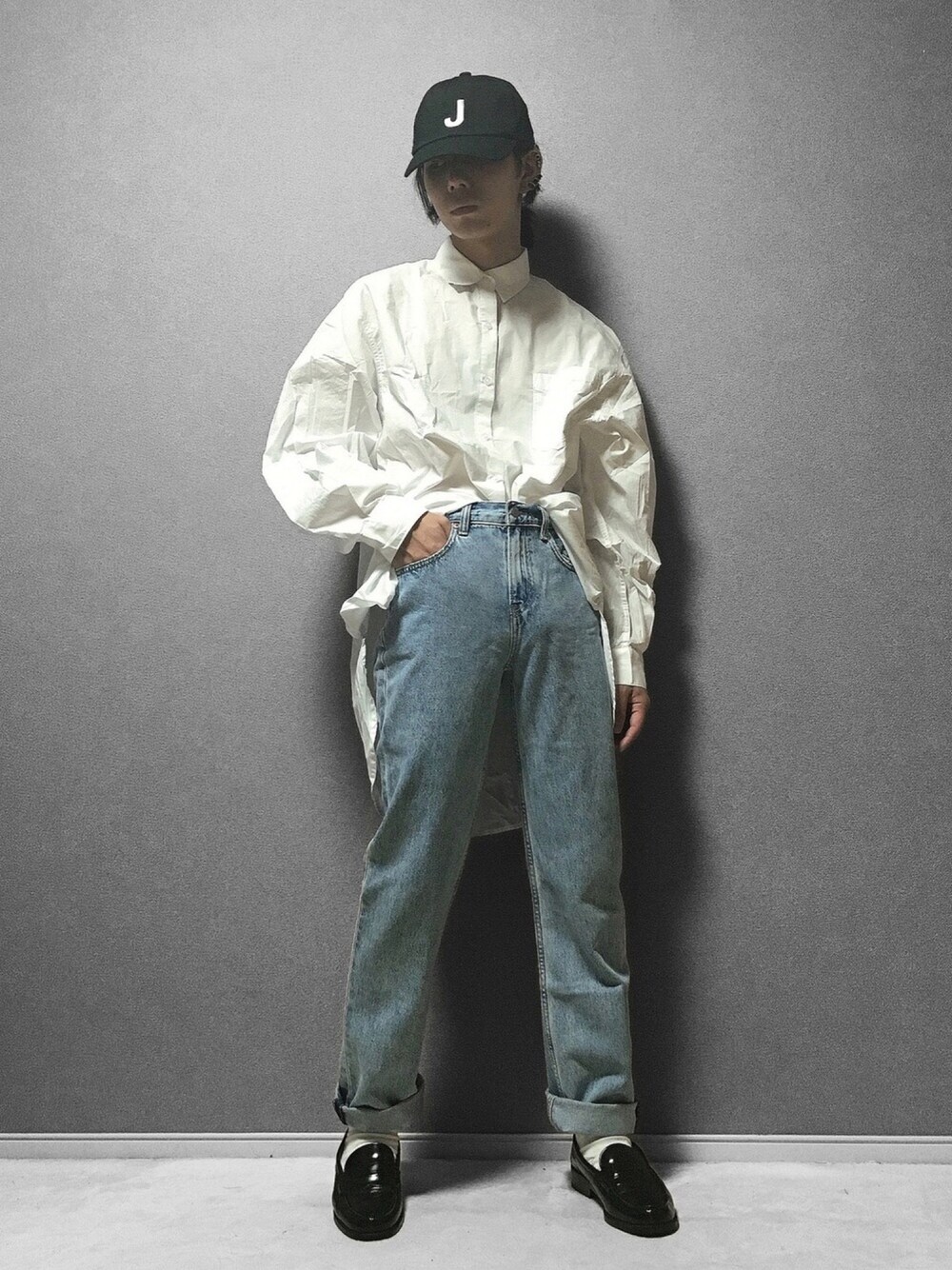 「シンプルコーデ、韓国ファッション、ストリート、革靴、秋服準備はじめました、シャツスタイル、休日スタイル、きれいめカジュアル、今日のコーデ、ライキノフク」｜「Levi'sのLOW PRO CHARLIE GLOW UP（デニムパンツ、ブルー系）」を使った、いくしまらいき🐻さん（メンズ・173cm）の秋コーディネートの1枚目の写真