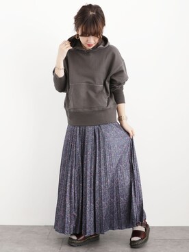 「SEVENDAYS=SUNDAY（セブンデイズサンデイ）のアイテム（パーカー）」を使った、i　n　eさん（レディース・156cm）の秋コーディネート