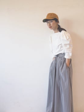 「EARIH（アーリ）のアイテム（パンツ）」を使った、Kazumiさん（レディース・165cm）の春コーディネート