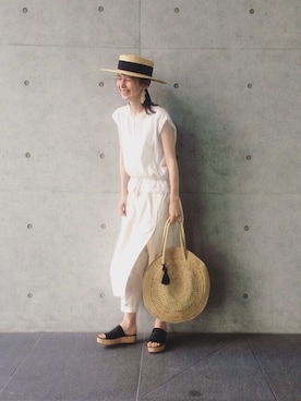 「TATRAS CONCEPT STORE（タトラスコンセプトストア）のアイテム（バッグ）」を使った、Kazumiさん（レディース・165cm）の夏コーディネート