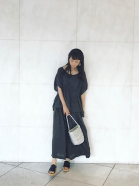 「Vlas Blomme（ヴラスブラム）のアイテム」を使った、Kazumiさん（レディース・165cm）の夏コーディネート