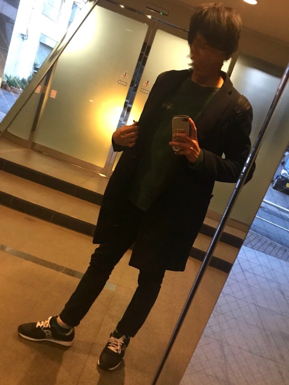 「冬コーデ、靴下、キレイめ、スウェット、黒スキニー、チェスターコート、stussy、Paul Smith、ユニクロ、おしゃれさんと繋がりたい」｜「RAGEBLUEの◆雑誌【FINEBOYS】12月号掲載◆ウールチェスターコート/550182（チェスターコート、ブルー系）」を使った、べぇさん（メンズ・179cm）の秋コーディネートの1枚目の写真