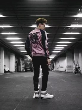 「アイテム（スタジャン、ピンク系）」を使った、Eboyhkさん（メンズ・171cm）の夏コーディネート