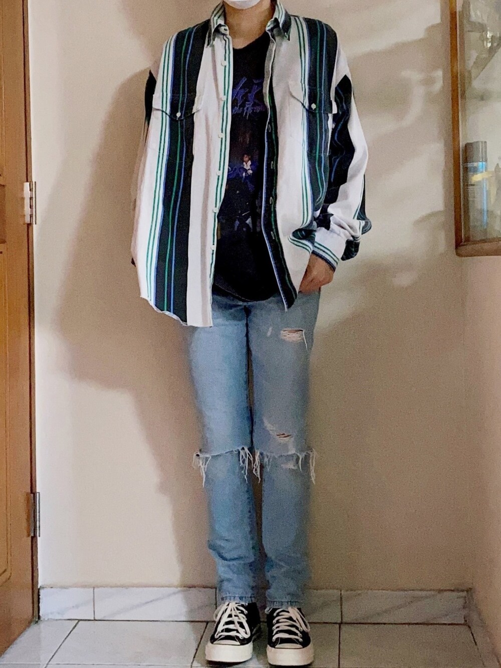 「VINTAGE、boyish、failed」｜「PRIMARKのアイテム（Tシャツ/カットソー、ブラック系）」を使った、oeufsssssさん（レディース・168cm）の冬コーディネートの1枚目の写真