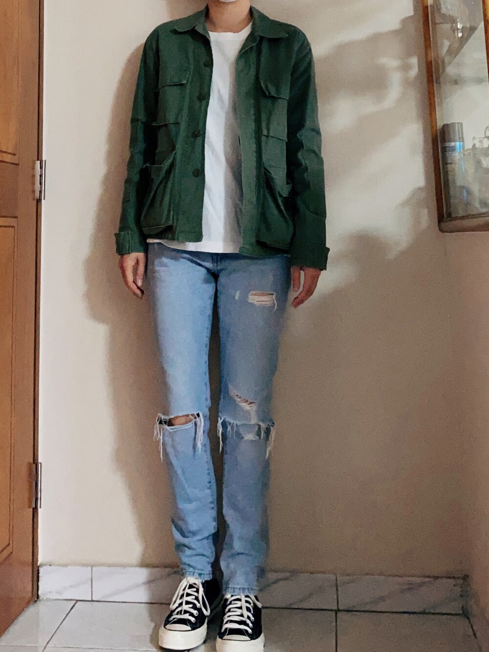「converse、browny vintage、GU、ジーユー」｜「GUのアイテム（Tシャツ/カットソー、ホワイト系）」を使った、oeufsssssさん（レディース・168cm）の春コーディネートの1枚目の写真