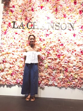 「Bershka（ベルシュカ）のアイテム（Tシャツ/カットソー、ホワイト系）」を使った、baoxiaodiさん（レディース・162cm）の冬コーディネート