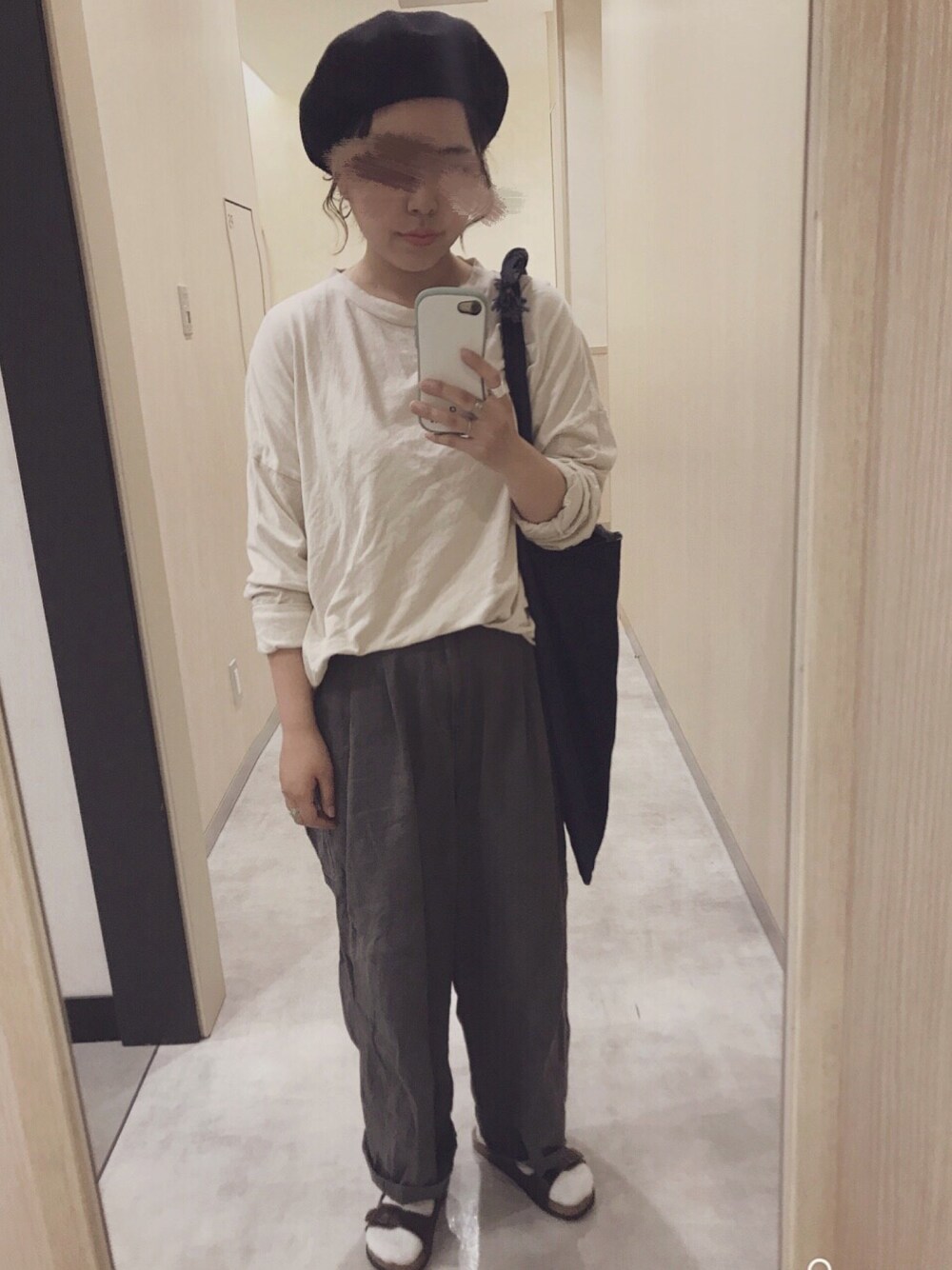 「カオリノモリ、ベレー帽、カジュアル、古着、アースカラー、夏、ootd」｜「kaorinomoriのアイテム（ハンチング/ベレー帽、ブラック系）」を使った、ぽんさん（レディース・153cm）の夏コーディネートの1枚目の写真