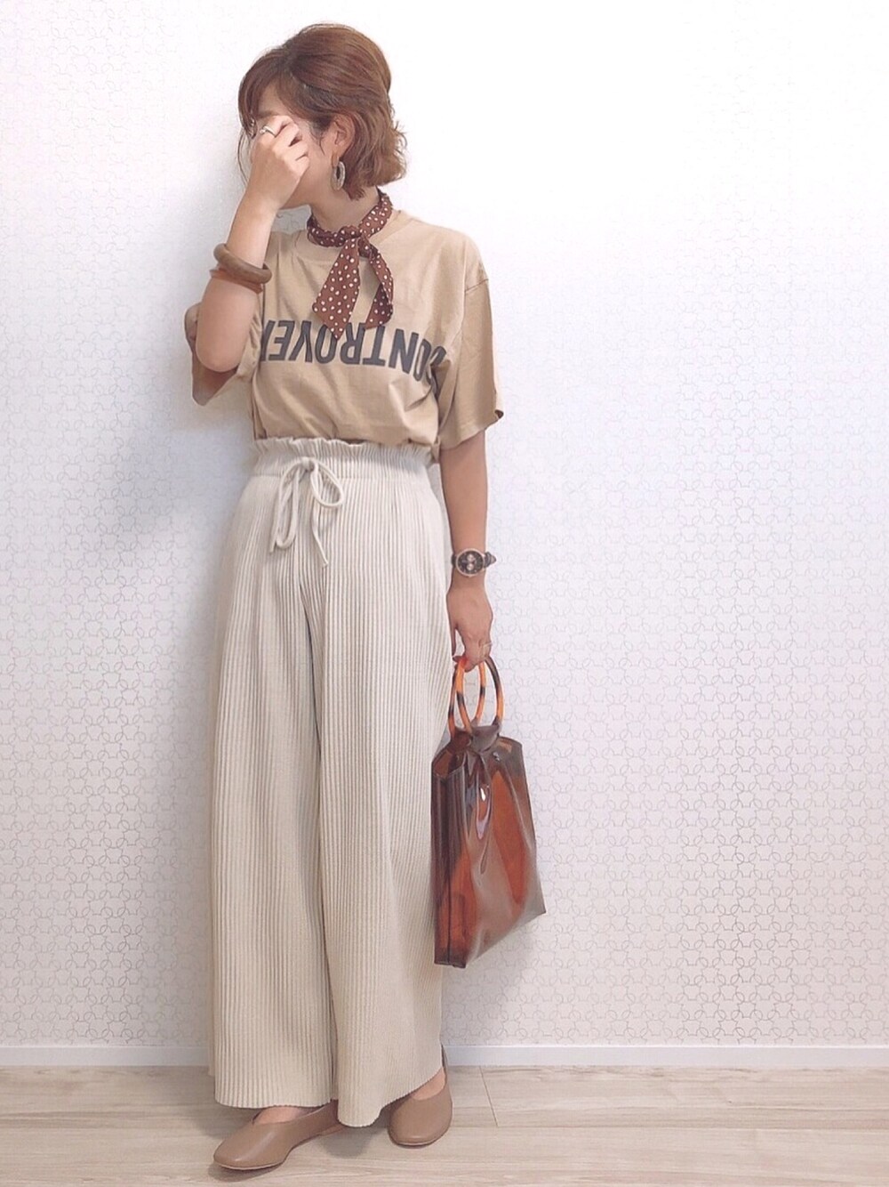 SAINT by via j(セイントバイヴィアジェイ) 逆さロゴ半袖Tシャツ via j（ヴィアジェイ）の「SAINT by via j(セイントバイヴィアジェイ