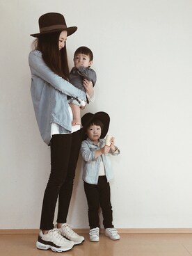 「NIKE（ナイキ）のナイキ エア マックス 95 プレミアム コントラスト ウィメンズシューズ / NIKE AIR MAX 95 PREMIUM CONTRAST（スニーカー）」を使った、SORAnagiさん（キッズ・90cm）の春コーディネート