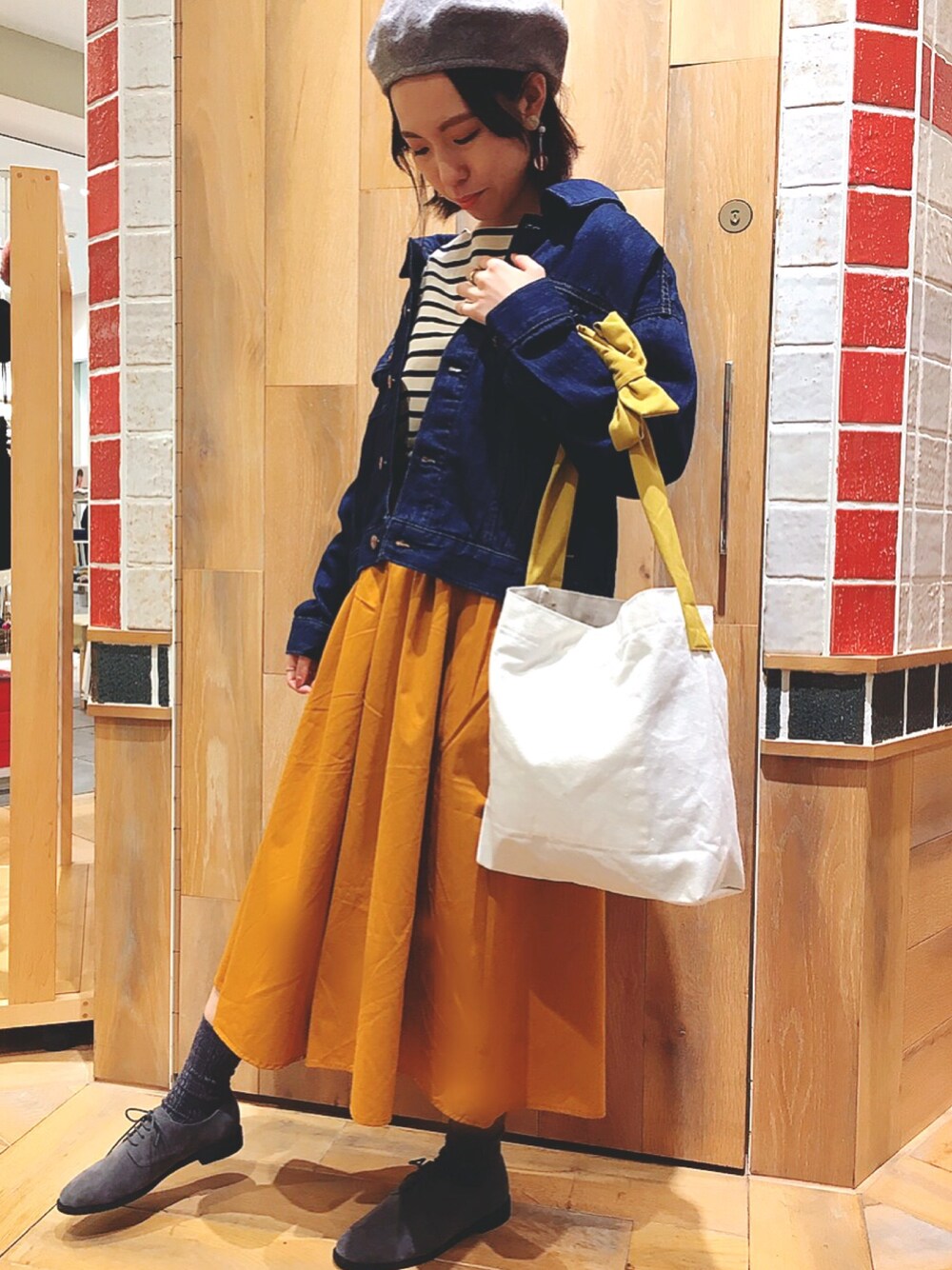 「オトナ女子、オトナカジュアル、ゆるコーデ、秋のコーデ、デニムジャケット、セットアップ、ベレー帽、おしゃれさんと繋がりたい、earth music&ecology、ootd」｜「earth music&ecologyの【鈴木京香さんCM着用】USA COTTONデニム BIG Gジャン（デニムジャケット、ブルー系）」を使った、キヨチャンさん（レディース・157cm）の秋コーディネートの1枚目の写真