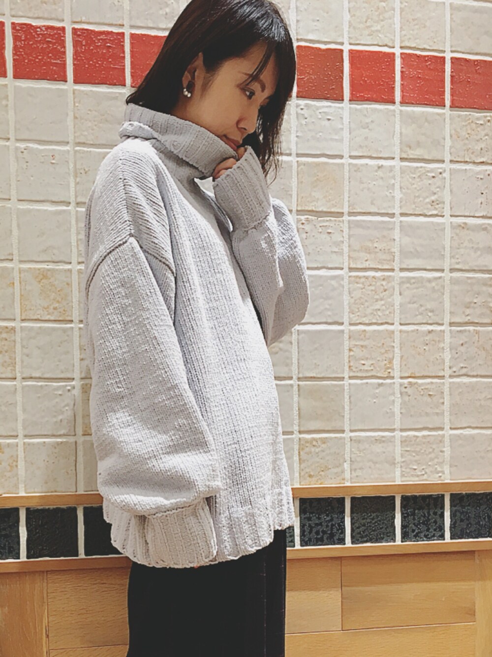 「earth music&ecology、ootd、コラボ、広瀬すず、タートルネック、ゆるニット、おしゃれさんと繋がりたい」｜「earth music&ecologyの【広瀬すずさんコラボ商品】モールニットプルオーバー（ニット/セーター、ブルー系）」を使った、キヨチャンさん（レディース・157cm）の秋コーディネートの1枚目の写真