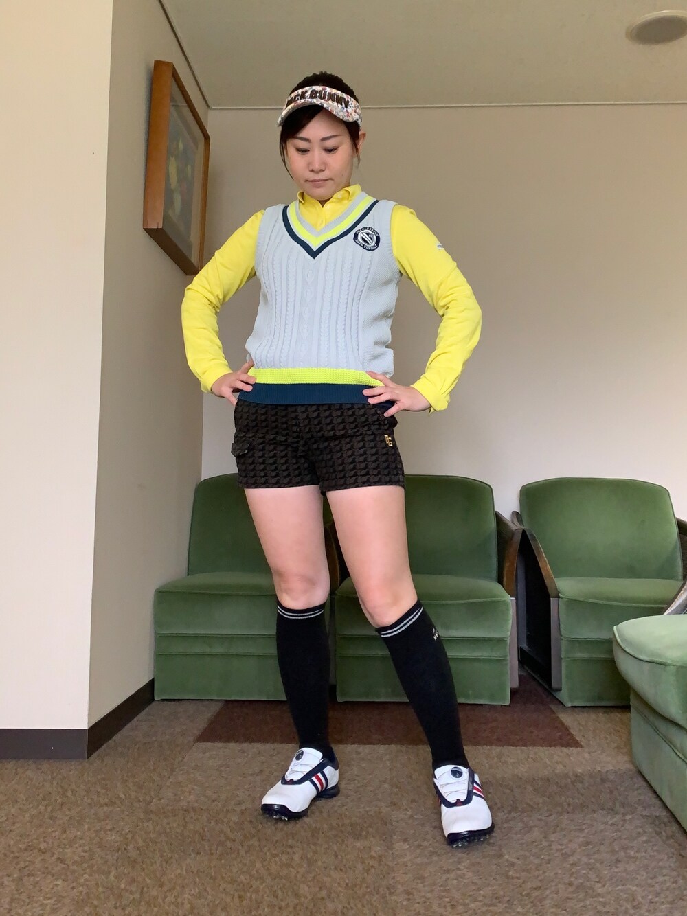 「ゴルフ、ゴルフウェア、ゴルフコーデ、ゴルフ女子」｜「PEARLY GATESのアイテム（その他パンツ、ブラウン系）」を使った、qurocheさん（レディース・156cm）の秋コーディネートの1枚目の写真