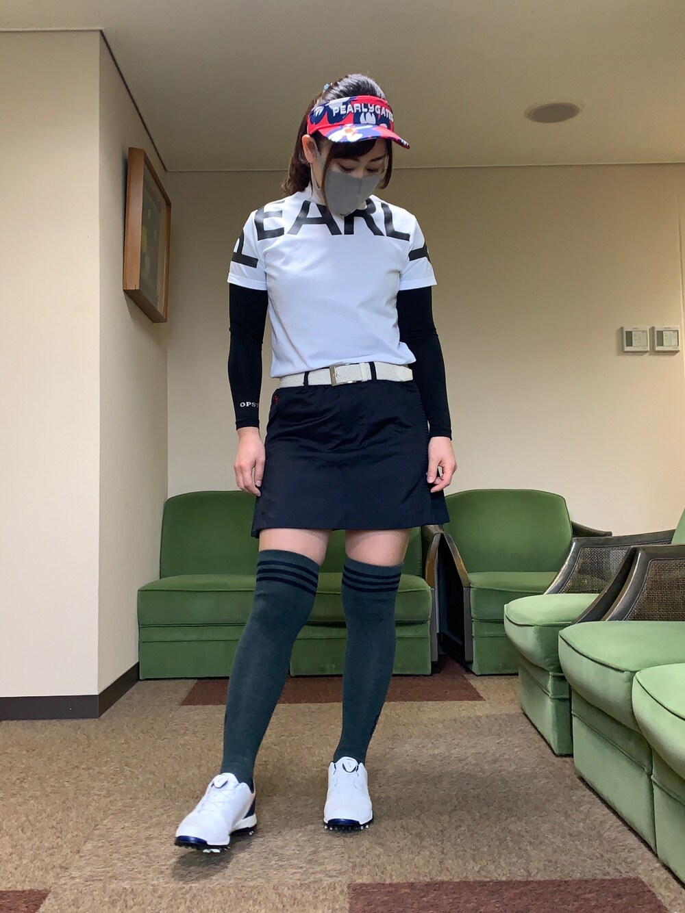 「ゴルフ、ゴルフウェア、ゴルフコーデ、ゴルフ女子」｜「PEARLY GATESのアイテム（スカート、ブルー系）」を使った、qurocheさん（レディース・156cm）の春コーディネートの1枚目の写真