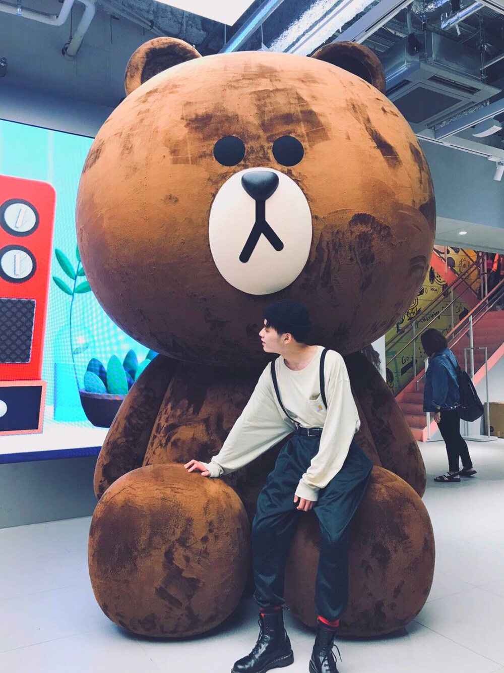 「秋服準備はじめました、ラブアンドピース2018、おしゃれさんと繋がりたい、休日スタイル、オーバーサイズ、ブラック、秋コーデ、オトナカジュアル、秋、高校生」｜「HAREのアイテム（ニットキャップ/ビーニー、ブラック系）」を使った、寿人さん（メンズ・173cm）の秋コーディネートの1枚目の写真