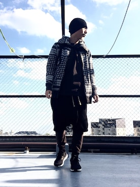 「GIVENCHY（ジバンシイ）のアイテム（パーカー）」を使った、つーるはーさん（メンズ・168cm）の春コーディネート