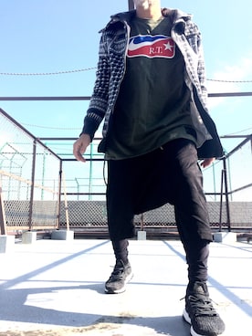 「GIVENCHY（ジバンシイ）のアイテム（パーカー）」を使った、つーるはーさん（メンズ・168cm）の秋コーディネート