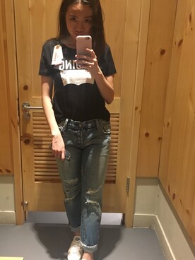 「Levis」｜「アイテム（その他シューズ）」を使った、崇奇波さん（レディース・155cm）の夏コーディネート