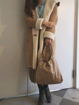 「Ray BEAMS（レイビームス）のアイテム（ムートンコート）」を使った、倉木香奈さん（レディース・162cm）の冬コーディネート