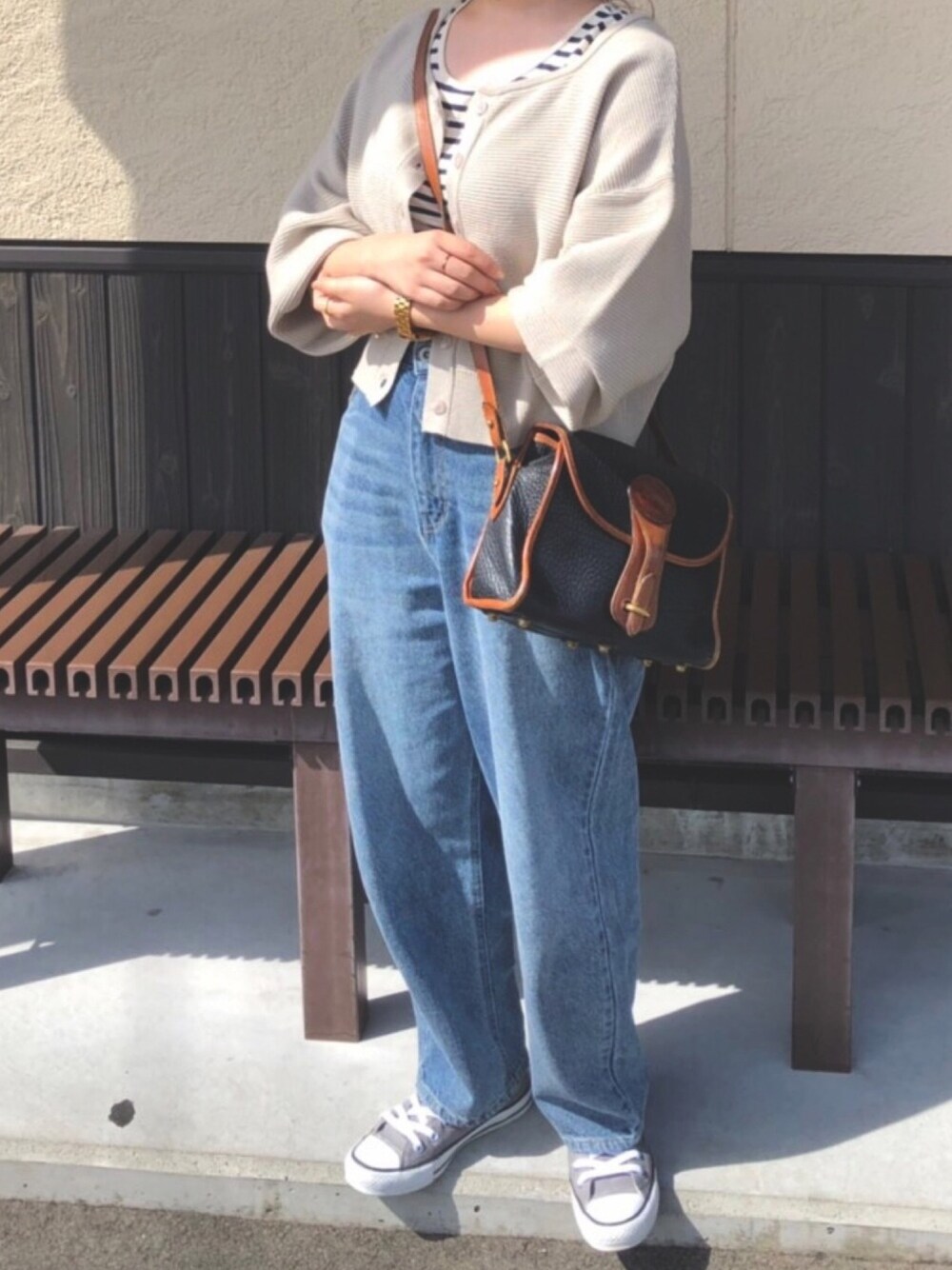 「LOWRYS FARMのアイテム（カーディガン/ボレロ、ベージュ系）」を使った、くろみさん（レディース・152cm）の秋コーディネートの1枚目の写真