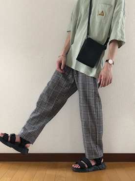 「kutir（クティール）のピザプリントTシャツ（Tシャツ/カットソー、グリーン系）」を使った、kazukiさん（メンズ・170cm）の夏コーディネート