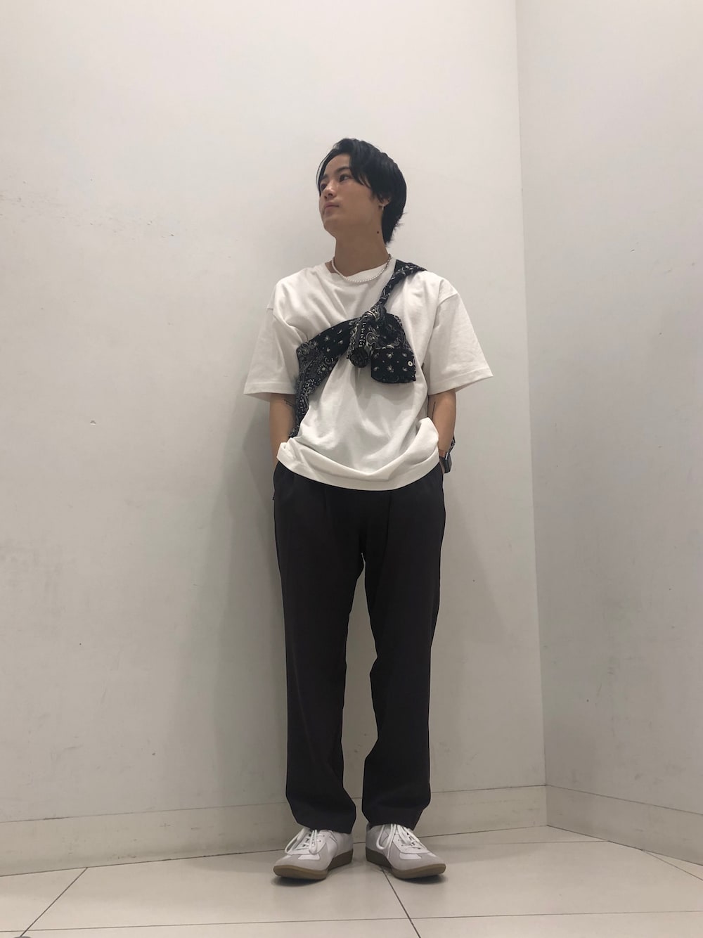 「夏、お洒落さんとつながりたい、カジュアルコーデ、いいね、save、フォローお願いします🤑、プチプラコーデ、ootd、センスオブプレイス、SENSEOFPLACE、シャツスタイル、シャツ好き集まれ」｜「SENSE OF PLACE by URBAN RESEARCHのバンダナシャツ（シャツ/ブラウス、ブラック系）」を使った、アラキガクトさん（メンズ・164cm）の夏コーディネートの1枚目の写真