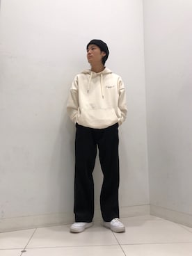 「SENSE OF PLACE by URBAN RESEARCH（センスオブプレイスバイアーバンリサーチ）のアイテム（スウェット）」を使った、アラキガクトさん（メンズ・164cm）の秋コーディネート