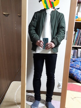 「白ニット」｜「アイテム（MA-1）」を使った、めこなさん（メンズ・173cm）の秋コーディネート