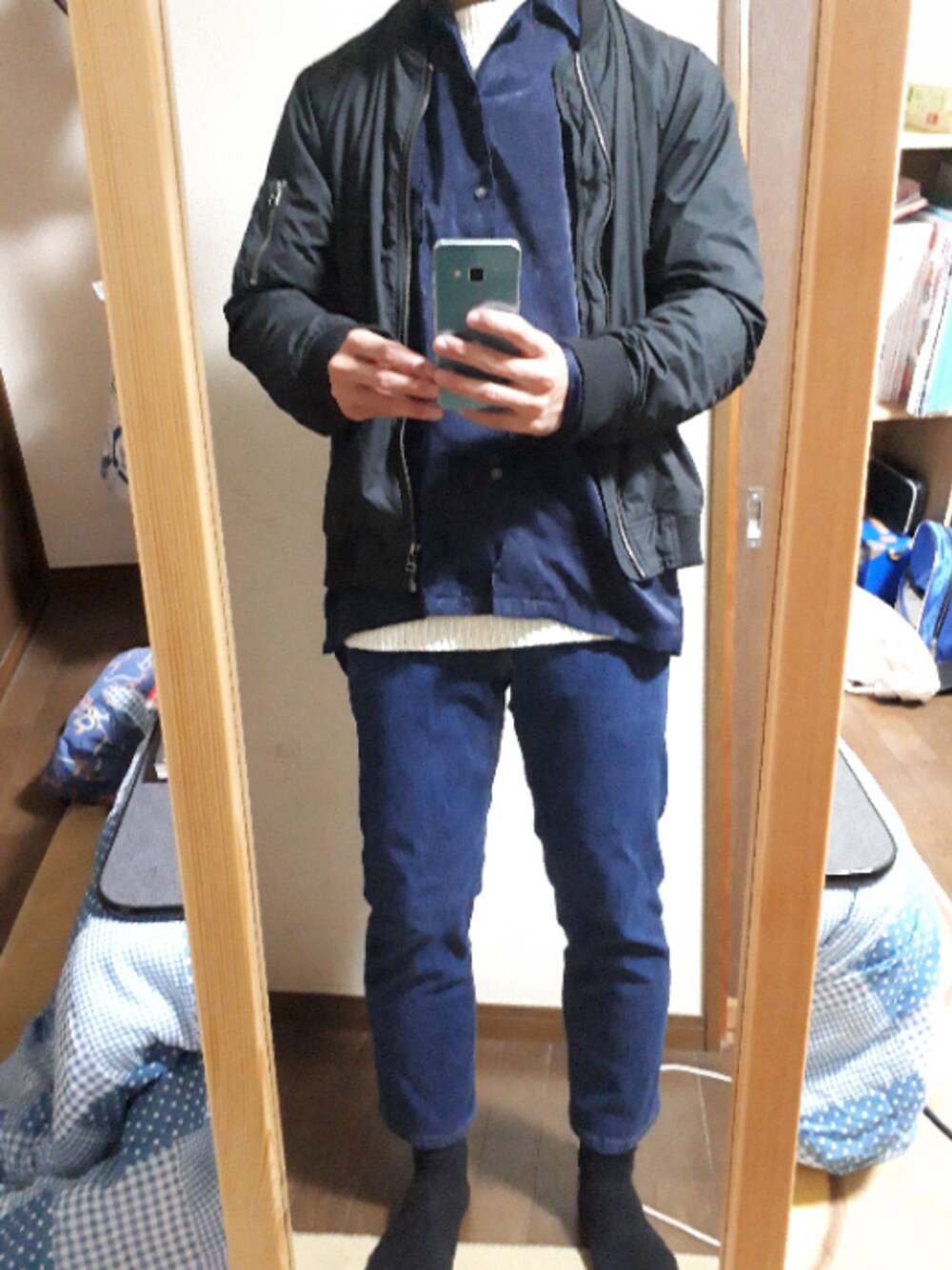 「MA-1、Junred、ジーンズ、デニムパンツ、いいね、save、フォローお願いします🤑、おしゃれさんと繋がりたい」｜「JUNのアイテム（シャツ/ブラウス、パープル系）」を使った、めこなさん（メンズ・173cm）の冬コーディネートの1枚目の写真