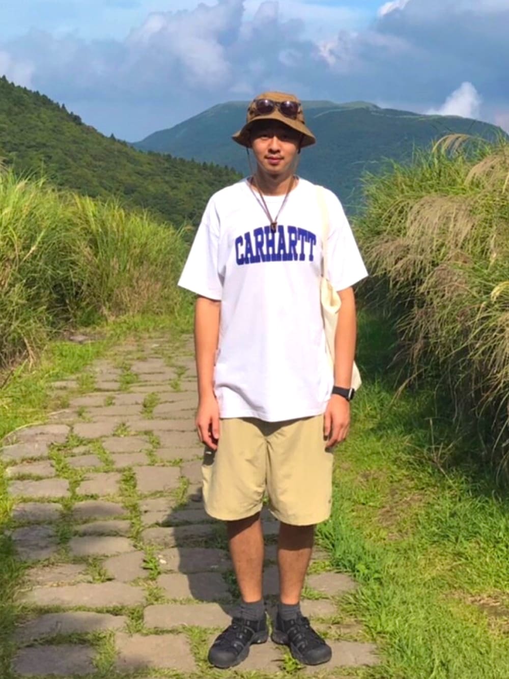 「Carhartt WIP(Carhartt WIP)、THE NORTH FACE、keen、outdoor、hiking」｜「Ray-Banのアイテム（サングラス、ブラック系）」を使った、SHUさん（メンズ・181cm）の秋コーディネートの1枚目の写真