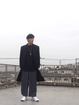 「DETAILS（ディテールズ）のアイテム（スラックス）」を使った、しゅうしゅう(高橋一生の弟)さん（メンズ・187cm）の冬コーディネート