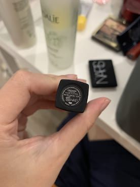 「NARS（ナーズ）のアイテム（口紅/リップティント/グロス）」を使った、晗晗さん（レディース・156cm）の冬コーディネート