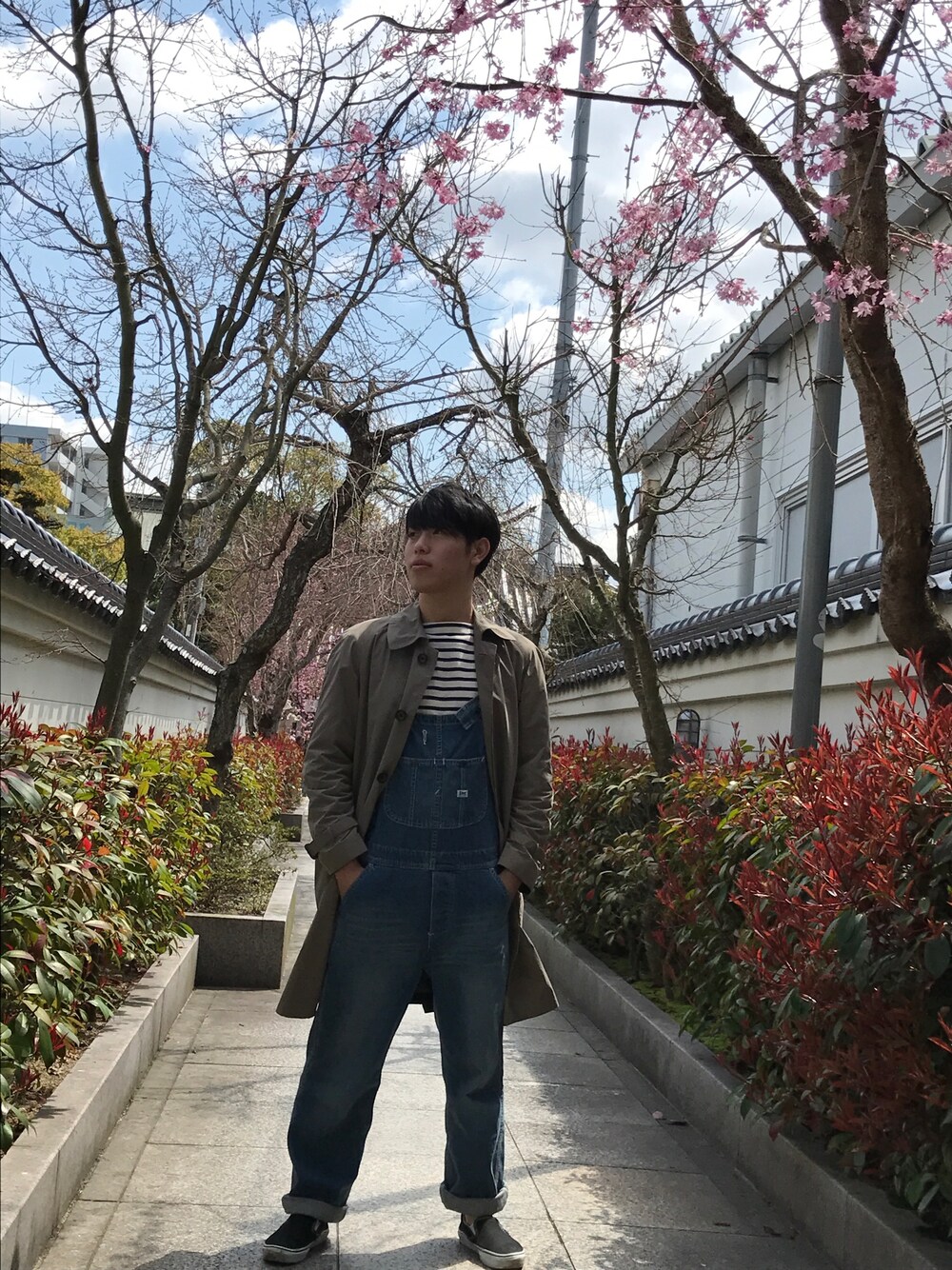 「桜のアイテム（フラワーベース、ピンク系）」を使った、コタローさん（メンズ・165cm）の春コーディネートの1枚目の写真