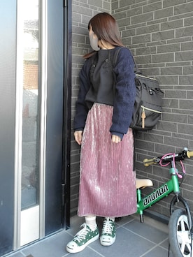 「ベロアスカート」｜「アイテム（スニーカー）」を使った、usaさん（レディース・144cm）の秋コーディネート