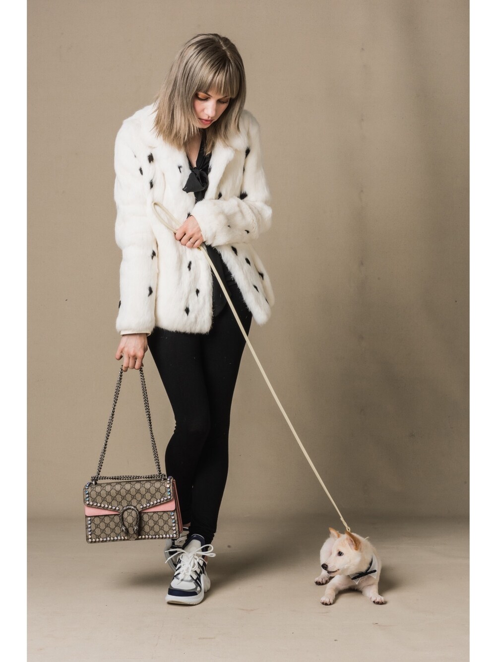 「サンローランパリ、Saint Laurent、GUCCI、グッチ、ルイヴィトン、LouisVuitton、秋のコーデ」｜「SAINT LAURENT PARISのアイテム（ダウンジャケット/コート、ホワイト系）」を使った、MLSさん（レディース・172cm）の秋コーディネートの1枚目の写真