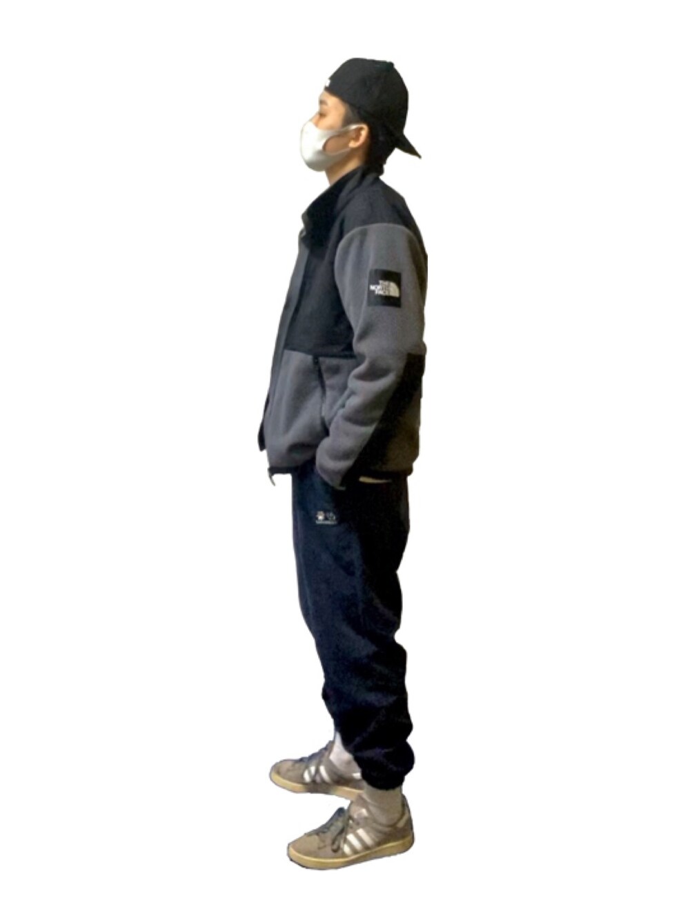 「クリスマス、キャップ、NEWERA、THE NORTH FACE、hook、adidas originals」｜「NEW ERAのアイテム（キャップ、ブラック系）」を使った、Pさん（メンズ・177cm）の冬コーディネートの1枚目の写真