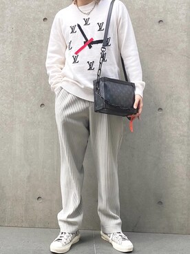 Louis Vuitton ルイヴィトン のショルダーバッグを使ったメンズ人気ファッションコーディネート Wear