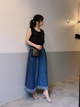 「BEAMS（ビームス）のアイテム（デニムスカート）」を使った、chihiroさん（レディース・159cm）の秋コーディネート