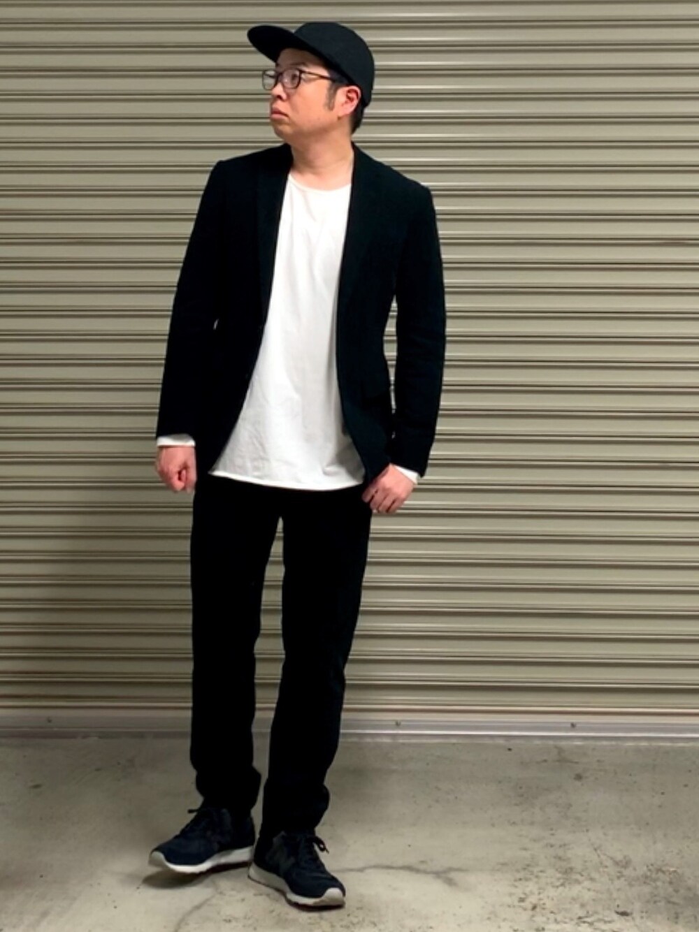 「セットアップ、モノトーン、キャップ、大人カジュアル、ロンT」｜「Rohw master productのRohw master product×URBAN RESEARCH　CANVAS CAP（キャップ、ブラック系）」を使った、ZA@ROさん（メンズ・168cm）の秋コーディネートの1枚目の写真