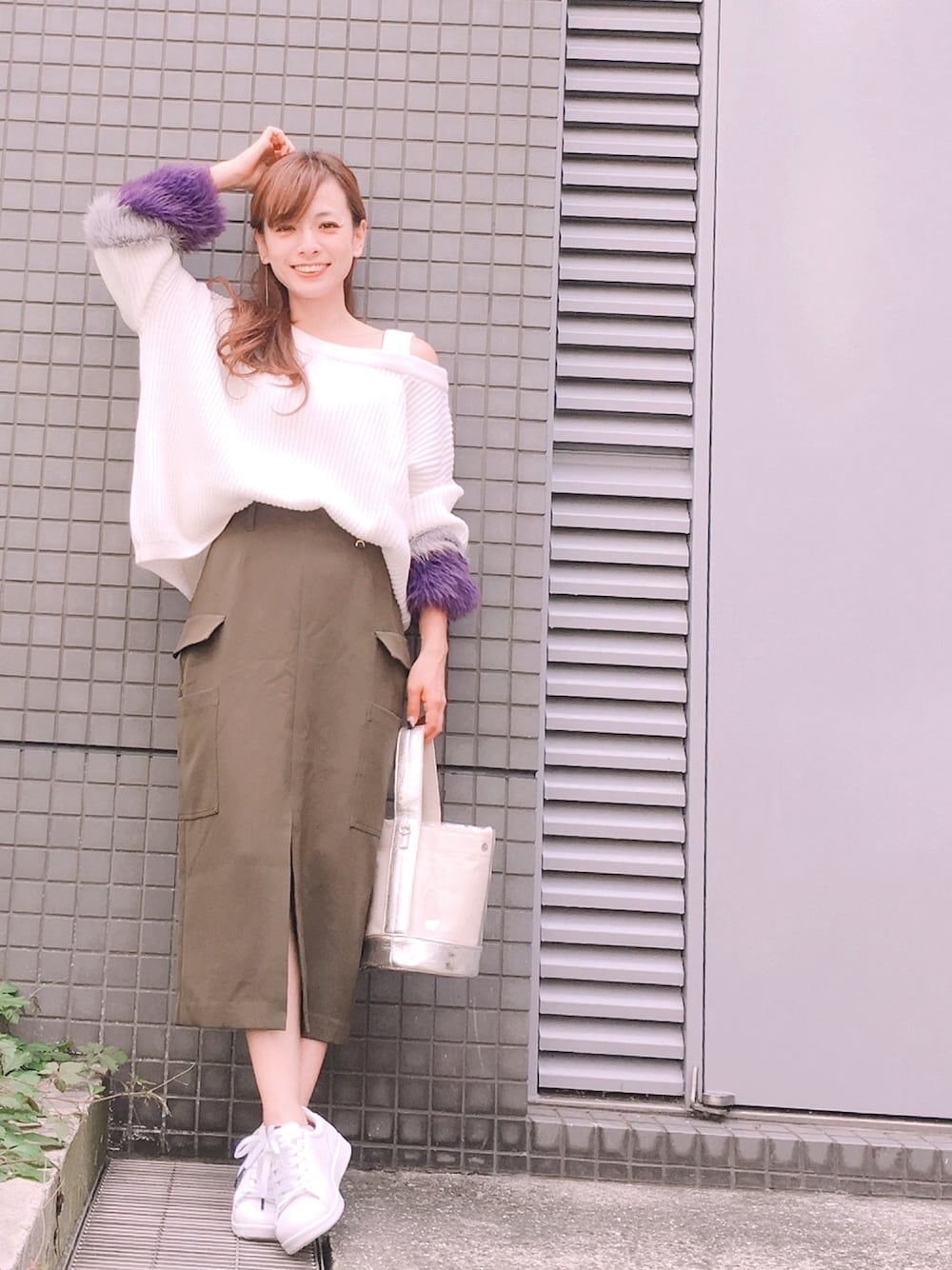 「秋コーデ、大人カジュアル、シンプルコーデ、ootd、低身長、秋、ニット、HARE、アダストリア、スニーカー」｜「HAREの7Gカタアキソデファープルオーバー(HARE)（ニット/セーター、ホワイト系）」を使った、YUUKIさん（レディース・152cm）の秋コーディネートの1枚目の写真