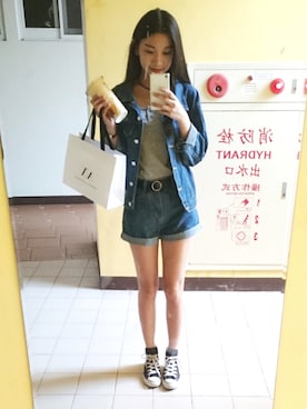 「Lulus（-）のアイテム（パンツ）」を使った、Kelly Chenさん（レディース・165cm）の夏コーディネート