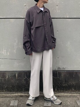 「EMMA CLOTHES（エマクローズ）のTRストレッチ ビッグシルエット L/S ヨークトレンチシャツ(EMMA CLOTHES)（シャツ/ブラウス、グレー系）」を使った、snobさん（メンズ・172cm）の夏コーディネート