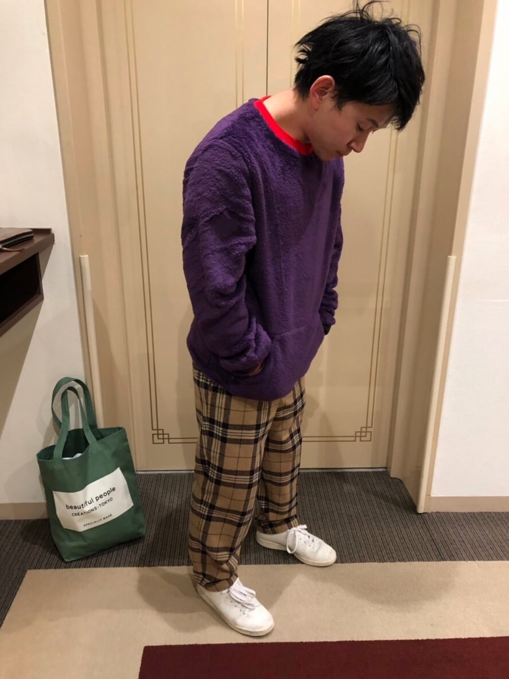 「おしゃれさんと繋がりたい、大人カジュアル、新年一発目、ビッグシルエット、ootd、outfit、初詣、もこもこ、低身長、チェックパンツ」｜「JOURNAL STANDARD relumeのCLASS 5×relume / 別注 ボアクルーネック#（スウェット、パープル系）」を使った、ブーチョコランタンさん（メンズ・158cm）の冬コーディネートの1枚目の写真