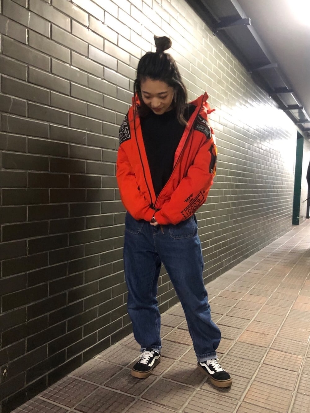 「MA-1、AVIREX、冬コーデ、パンツスタイル、シンプルコーデ、カジュアルコーデ、低身長コーデ、AVIREX仙台、スタッフセンバツ、やっぱりストリートが好き」｜「AVIREXのMA-1 モディファイ ハロ/ MA-1 MOD HALO【Avirex Military Camp】（MA-1、オレンジ系）」を使った、SAKIさん（レディース・152cm）の秋コーディネートの1枚目の写真