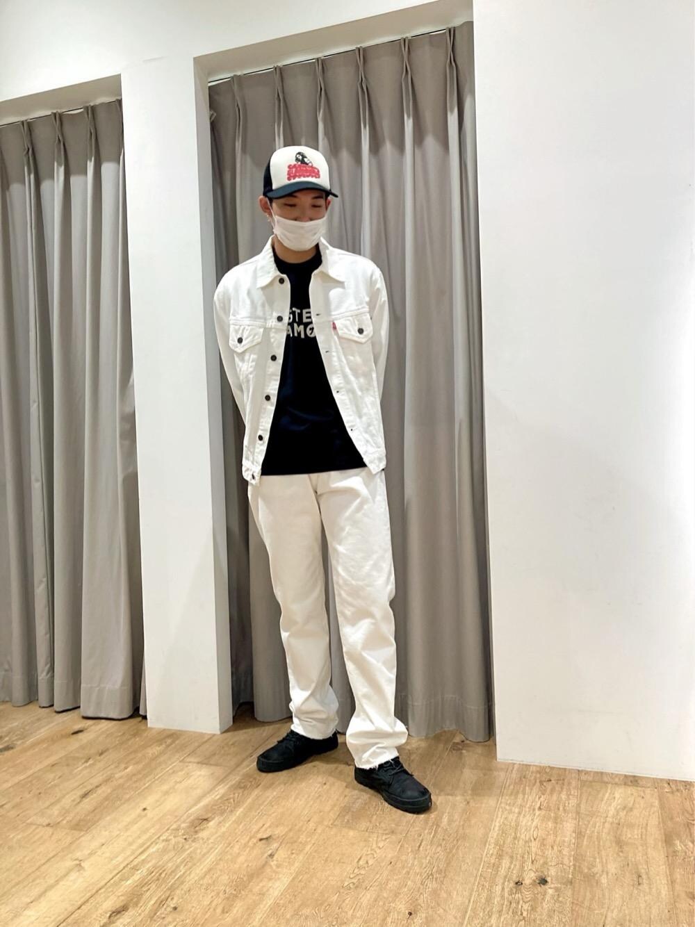 「セットアップ、ヒステリックグラマー、でにむ、hysteric glamour」｜「HYSTERIC GLAMOURの50’S XXホワイトデニムストレートパンツ（デニムパンツ、ホワイト系）」を使った、arayu0807さん（メンズ・175cm）の秋コーディネートの1枚目の写真