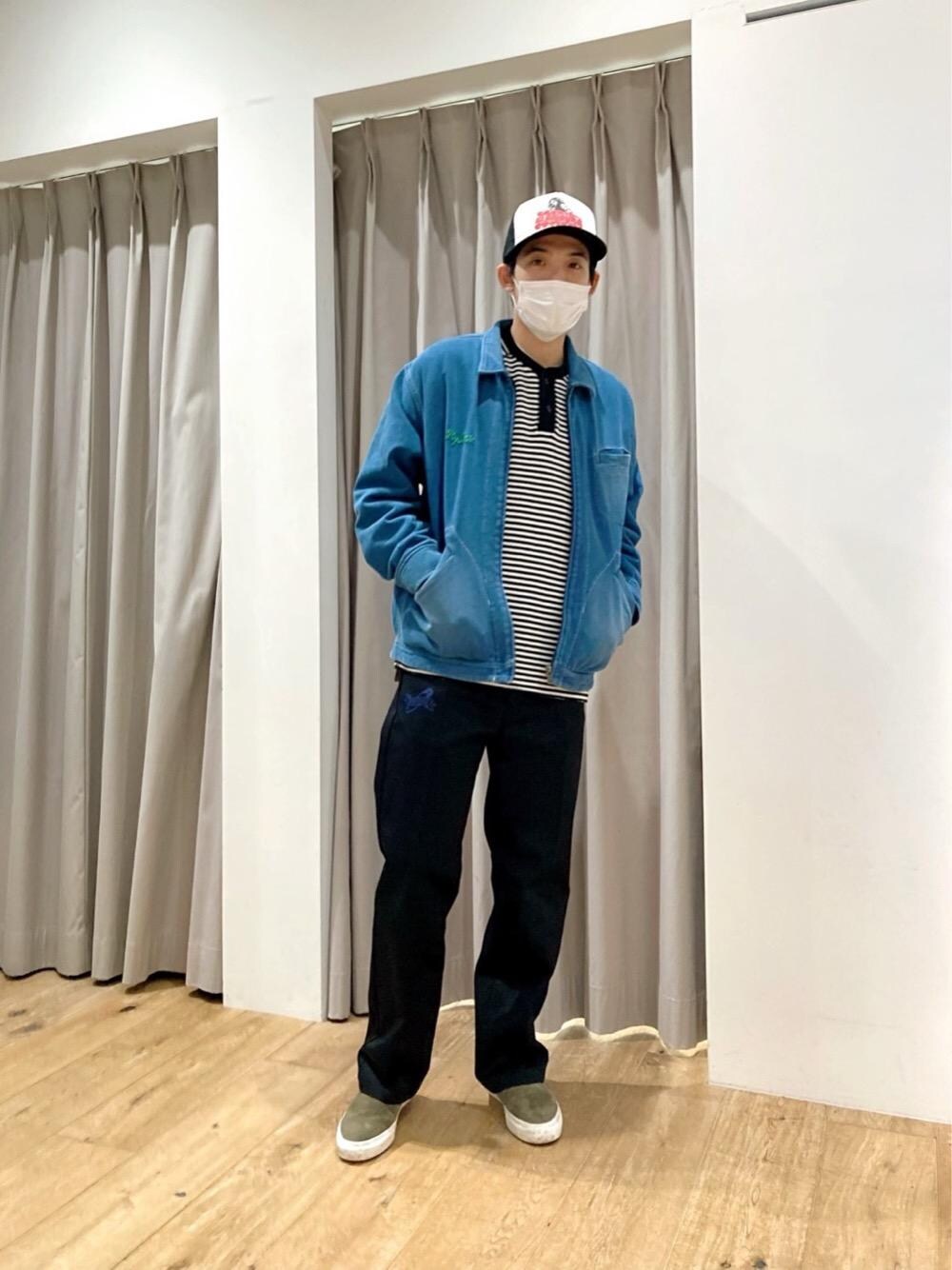 「ジャケット、冬コーデ、バックプリント、ヒステリックグラマー、hysteric glamour」｜「HYSTERIC GLAMOURのHYSTERIC PIN チノパンツ（その他パンツ、ブラック系）」を使った、arayu0807さん（メンズ・175cm）の秋コーディネートの1枚目の写真