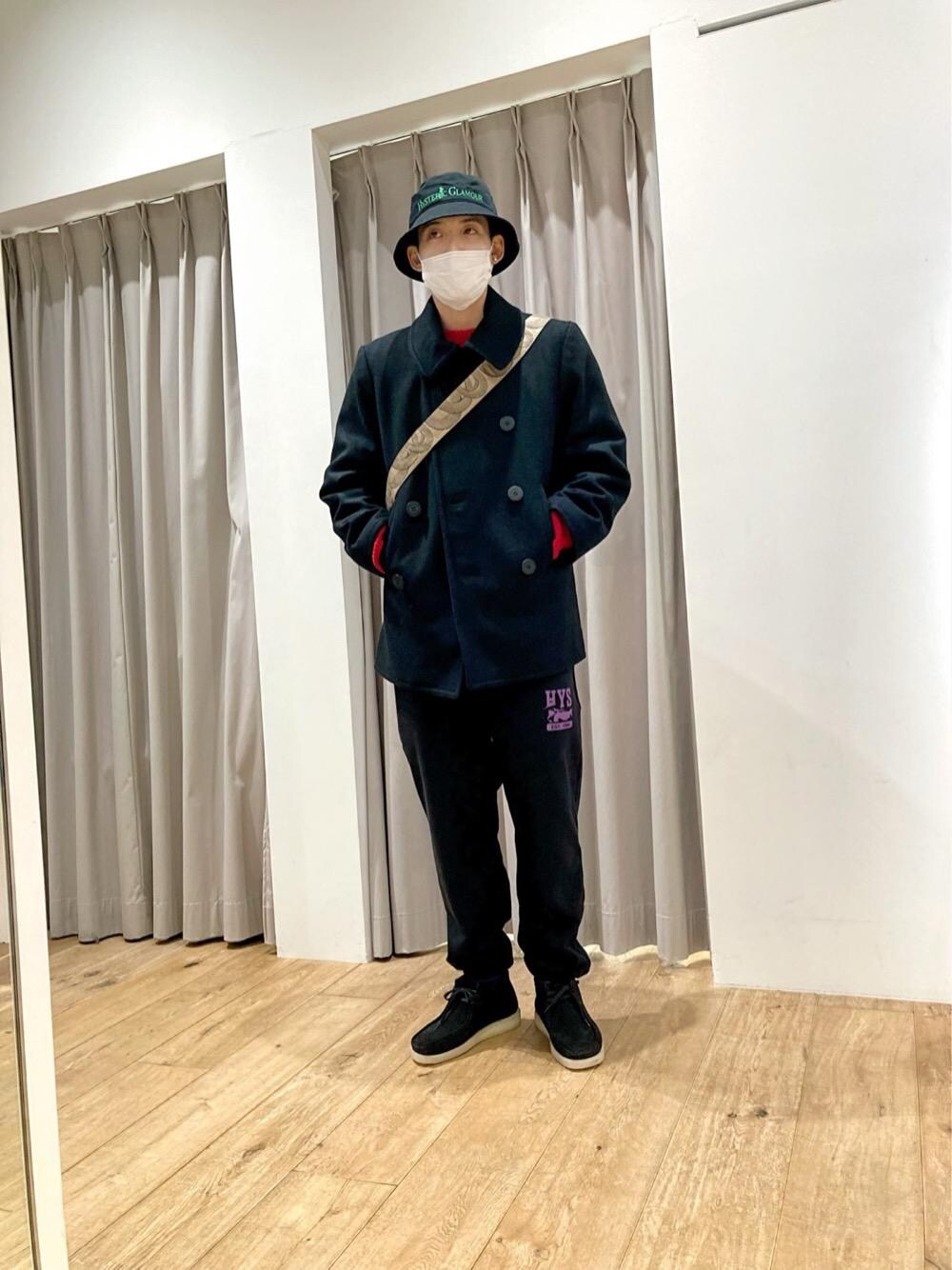 「ジャケット、冬コーデ、ヒステリックグラマー、hysteric glamour、こーと、🦊スウェット」｜「HYSTERIC GLAMOURのHYSTERIC LAB スウェットパンツ（その他パンツ、ブラック系）」を使った、arayu0807さん（メンズ・175cm）の冬コーディネートの1枚目の写真
