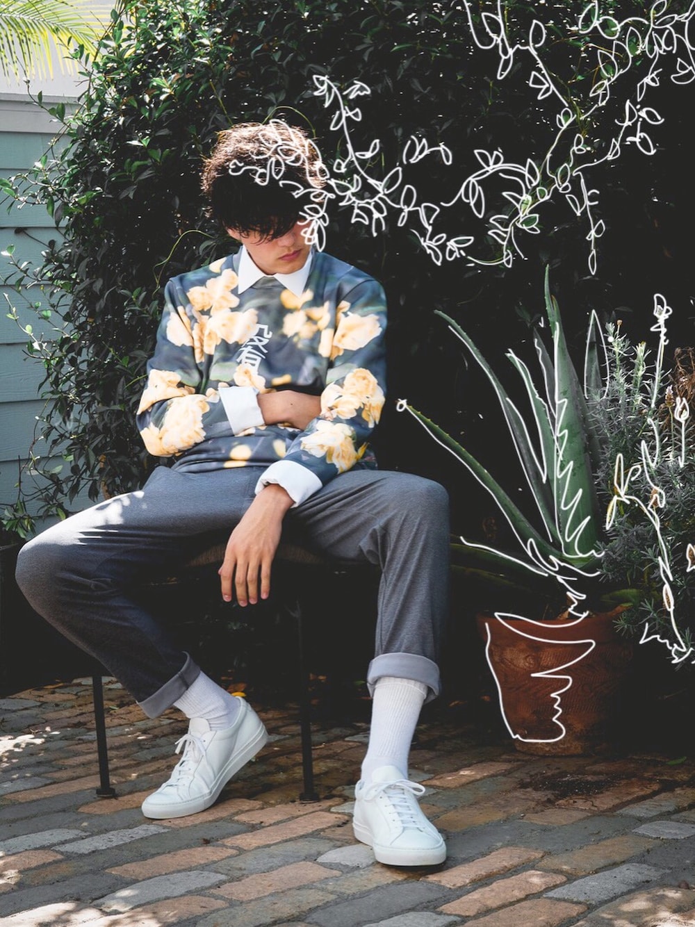 「summer、VINTAGE、90’s、boy、floral、cutoffs」｜「CoolShirtzのアイテム（スウェット、グレー系）」を使った、huntsdennisさん（メンズ・190cm）の秋コーディネートの1枚目の写真